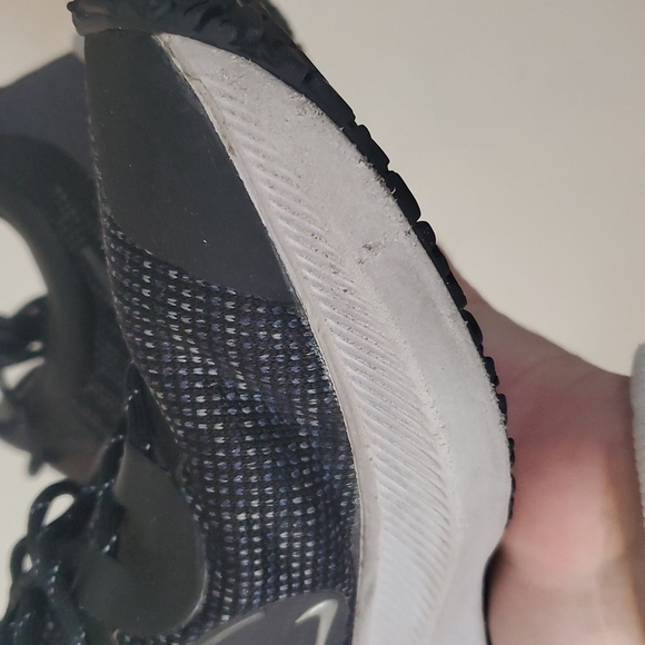 Nike Zoom Winflo 8 Shield Womens Running Sneakers Size 8.5 Water-Repellent Black - Picture 7 of 16